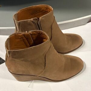 Lucky Brand Tan Ankle Booties